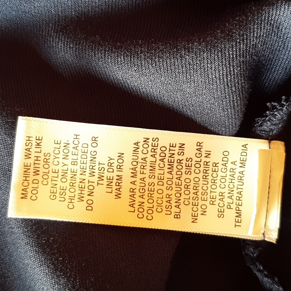 Fever XL sleeveless buttonfront blouse. - Picture 5 of 5